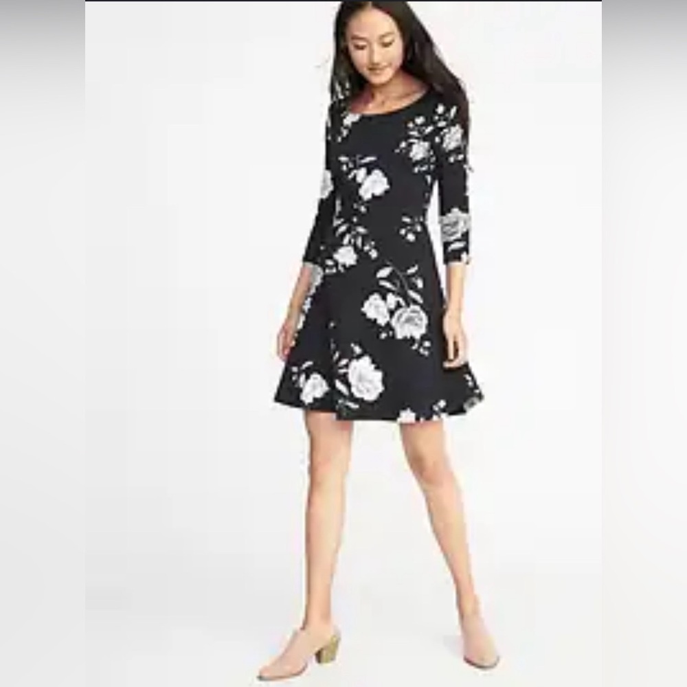 Old Navy Black and White Floral Swing Dress